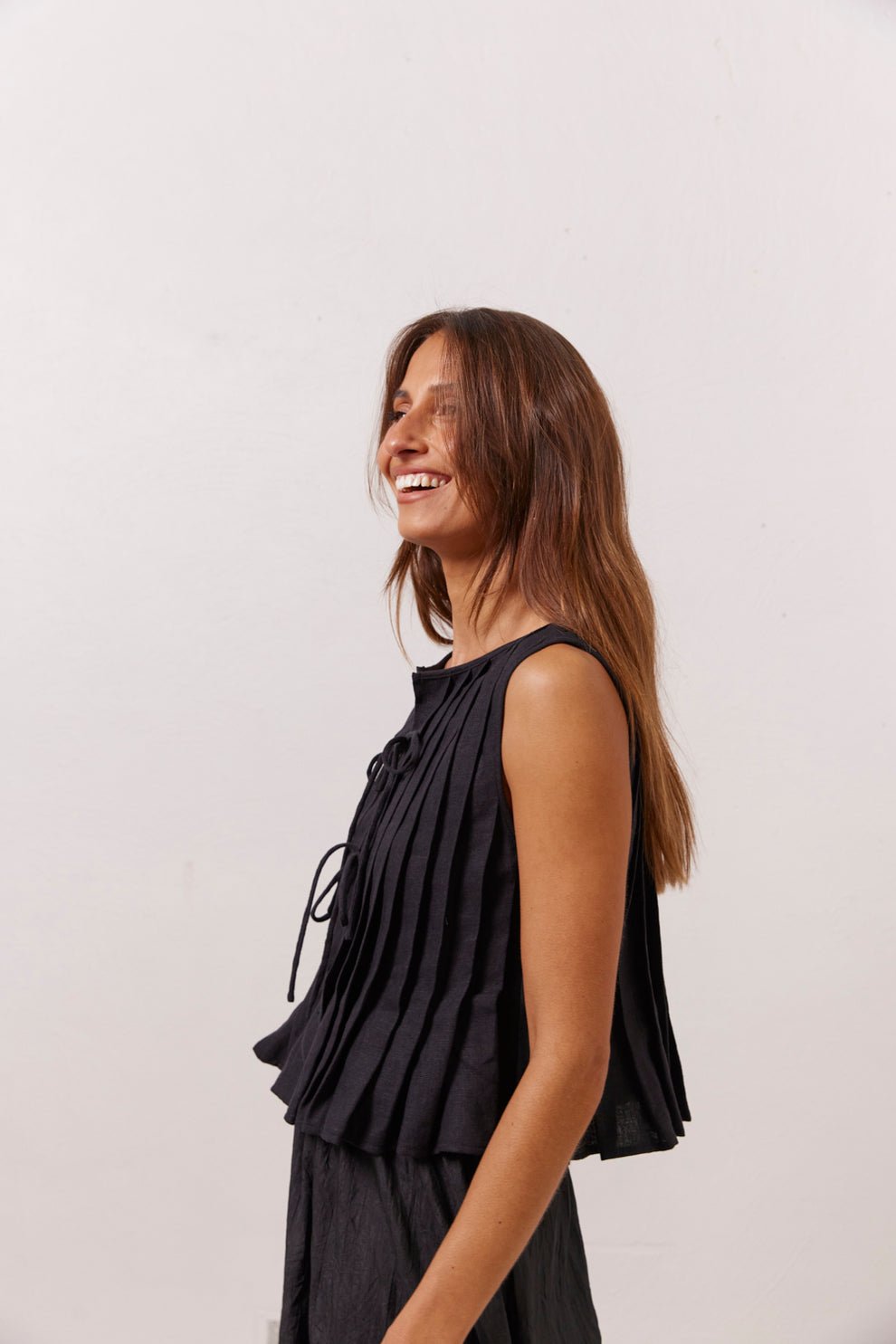 Collective Tops - Valeria Linen Top Black sixth image