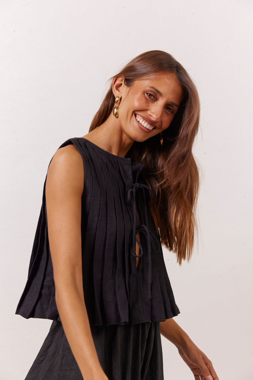 Collective Tops - Valeria Linen Top Black third image