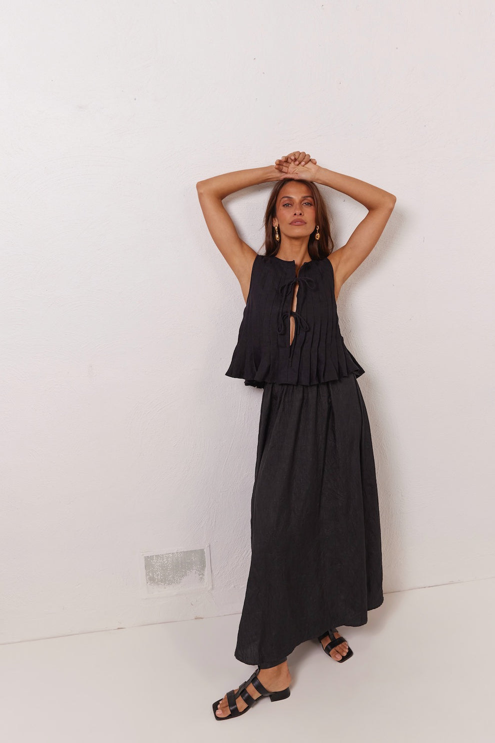 Collective Tops - Valeria Linen Top Black fifth image