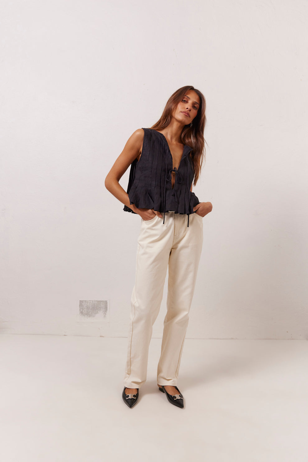 Collective Tops - Valeria Linen Top Black fourth image