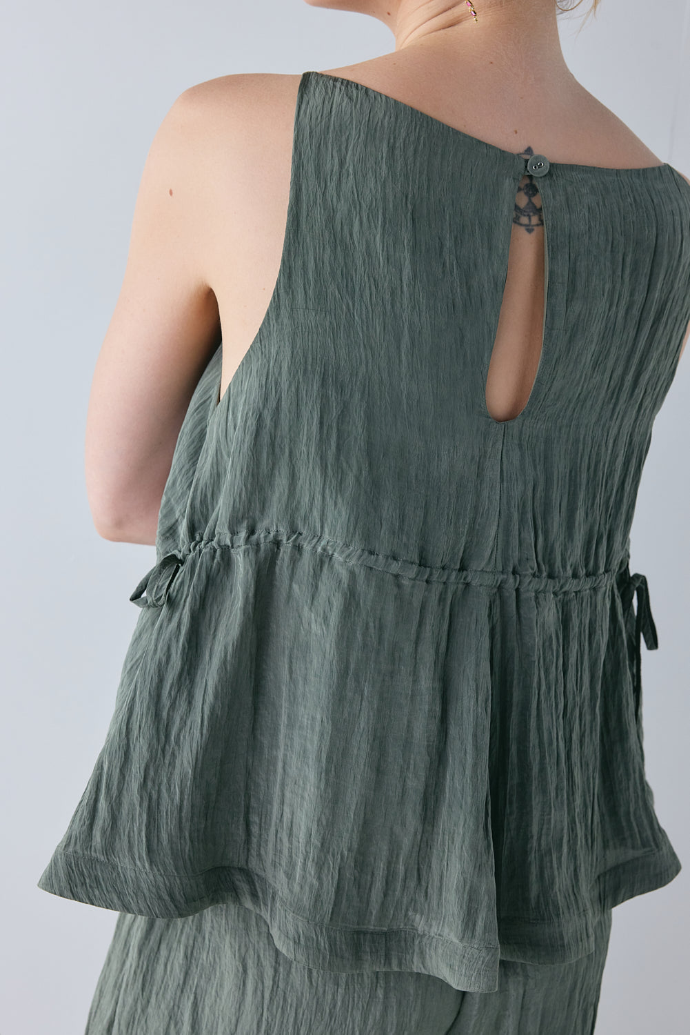 Indi Top Crinkle Khaki