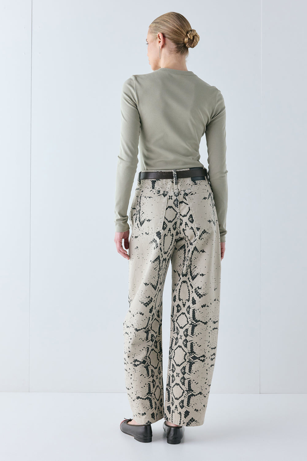 Spencer Mid Rise Barrel Denim Jeans Snake