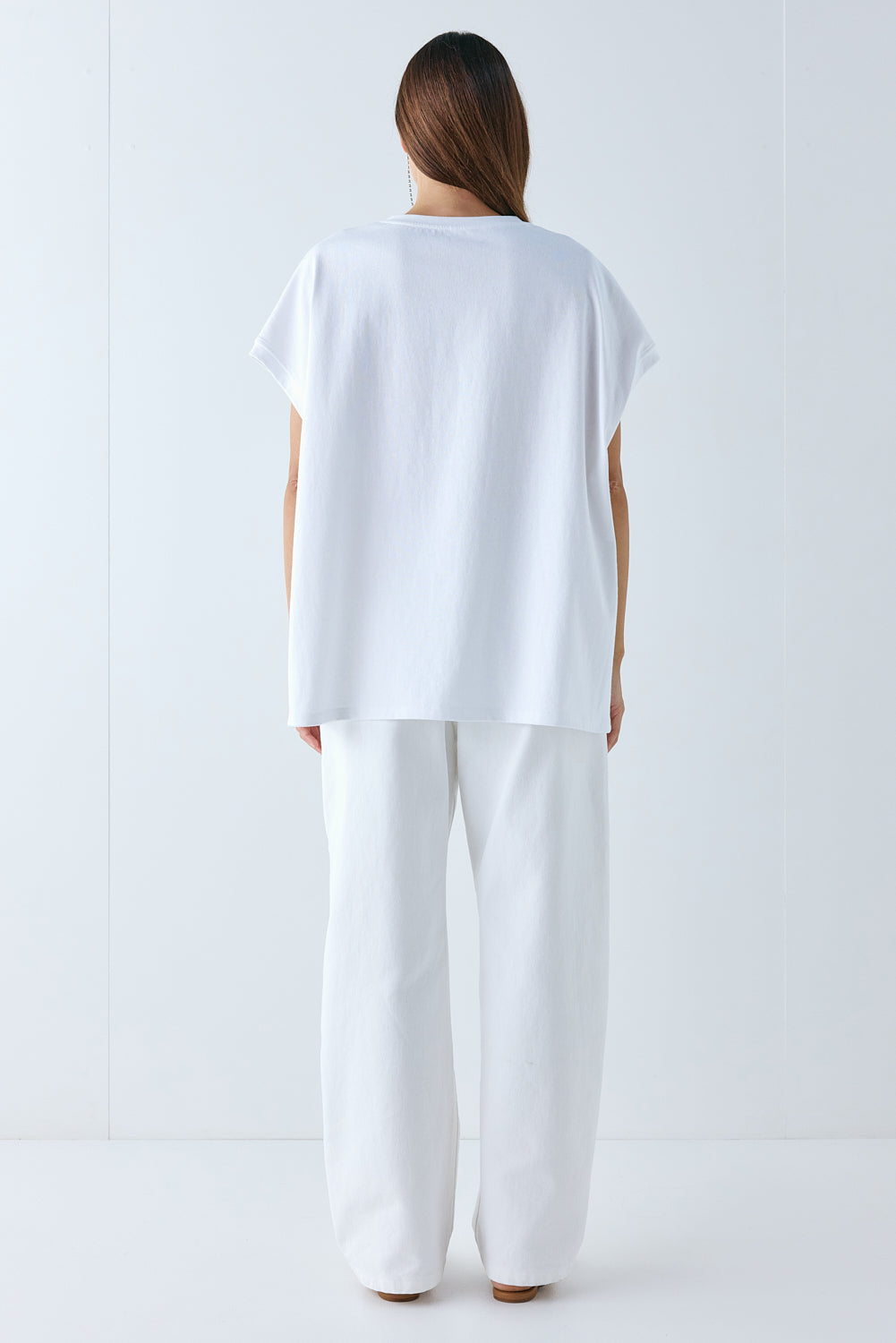 Dutton Tank White