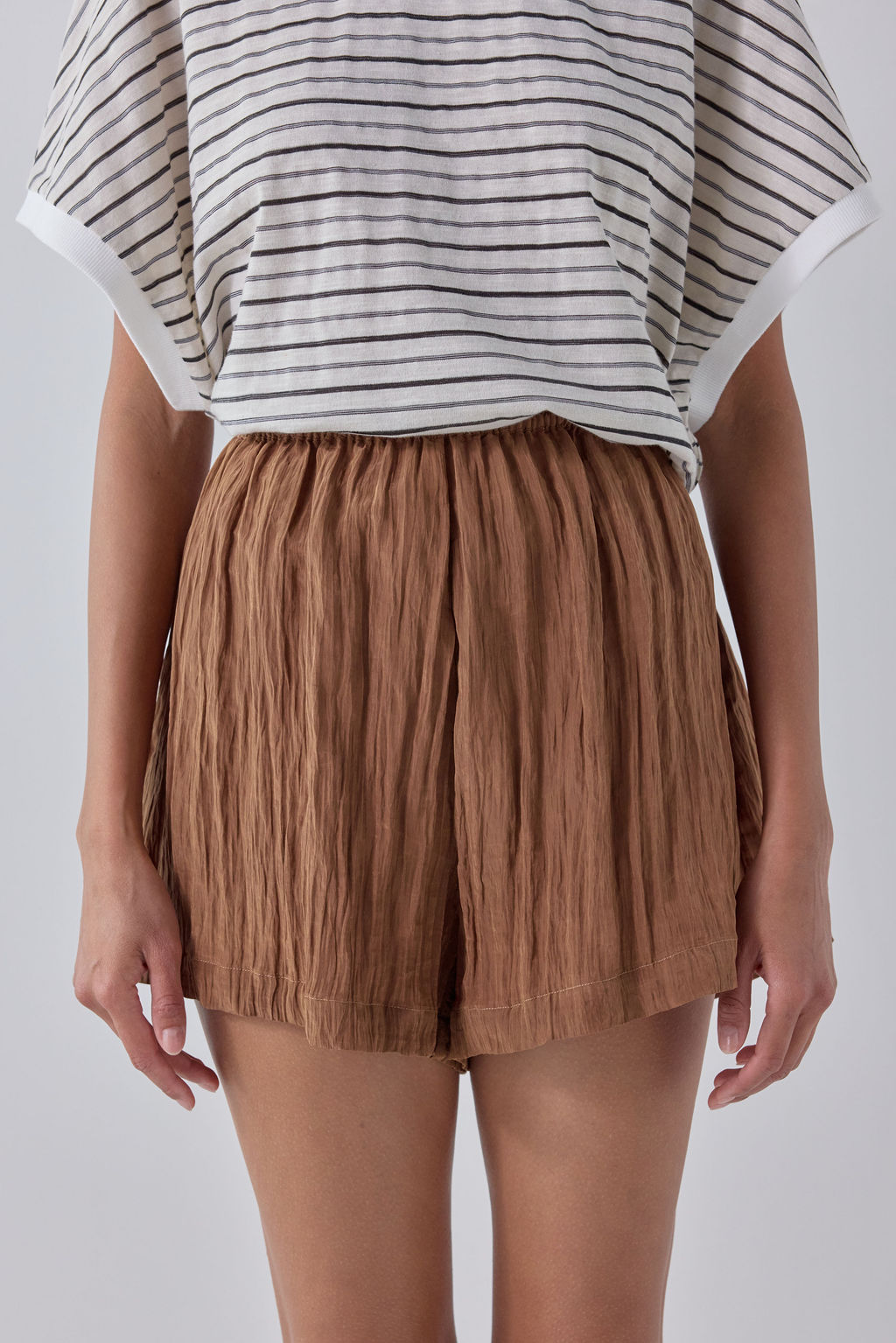 Annika Shorts Brown Crinkle
