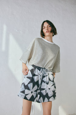 Annika Shorts Fiore - size:Lily:AU 6 / US 2