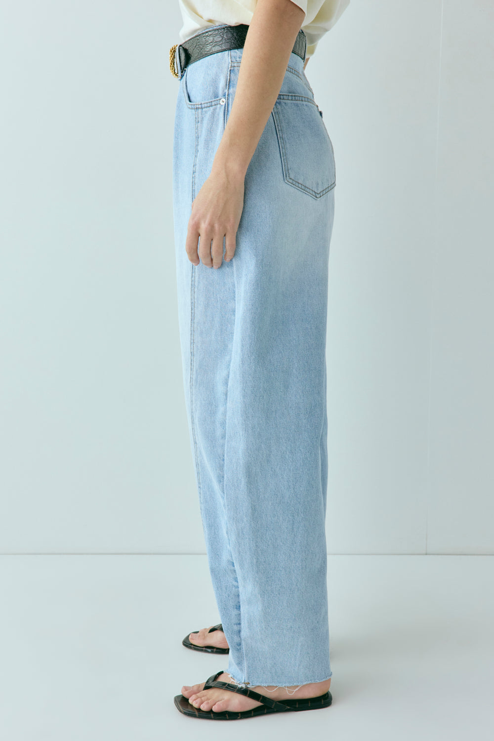 Nyra Barrel Denim Jeans Light Blue