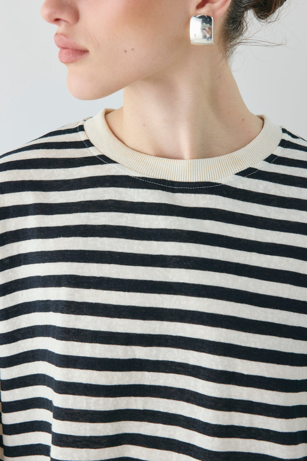 Willow Tee Black Stripe