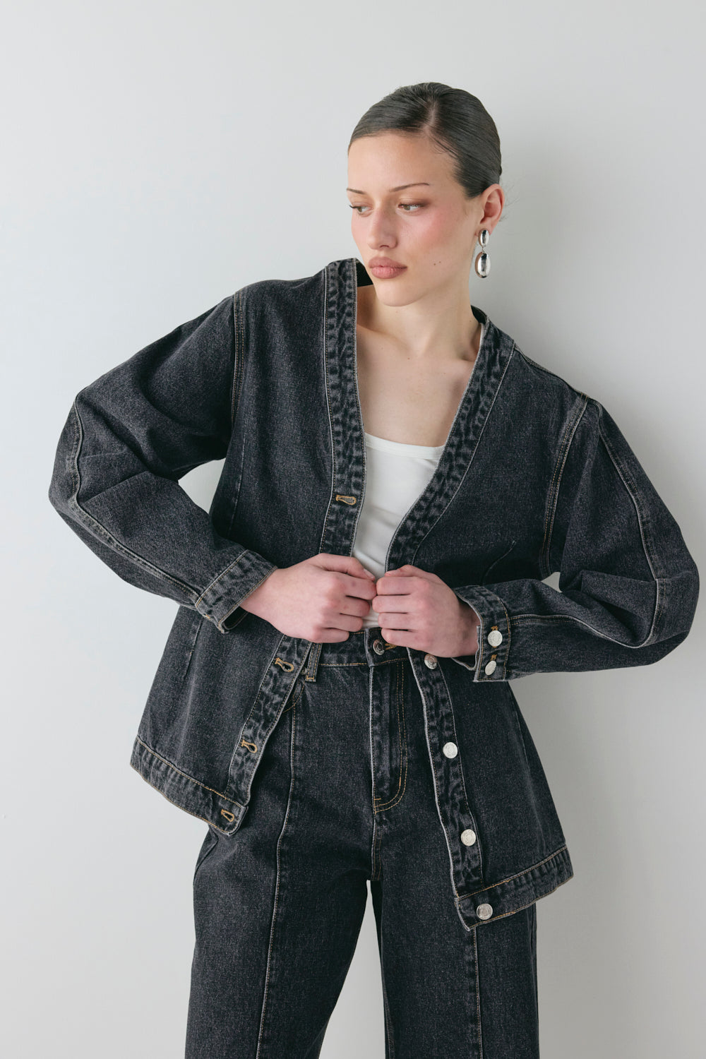 Vivien Denim Jacket Washed Black – VRG GRL