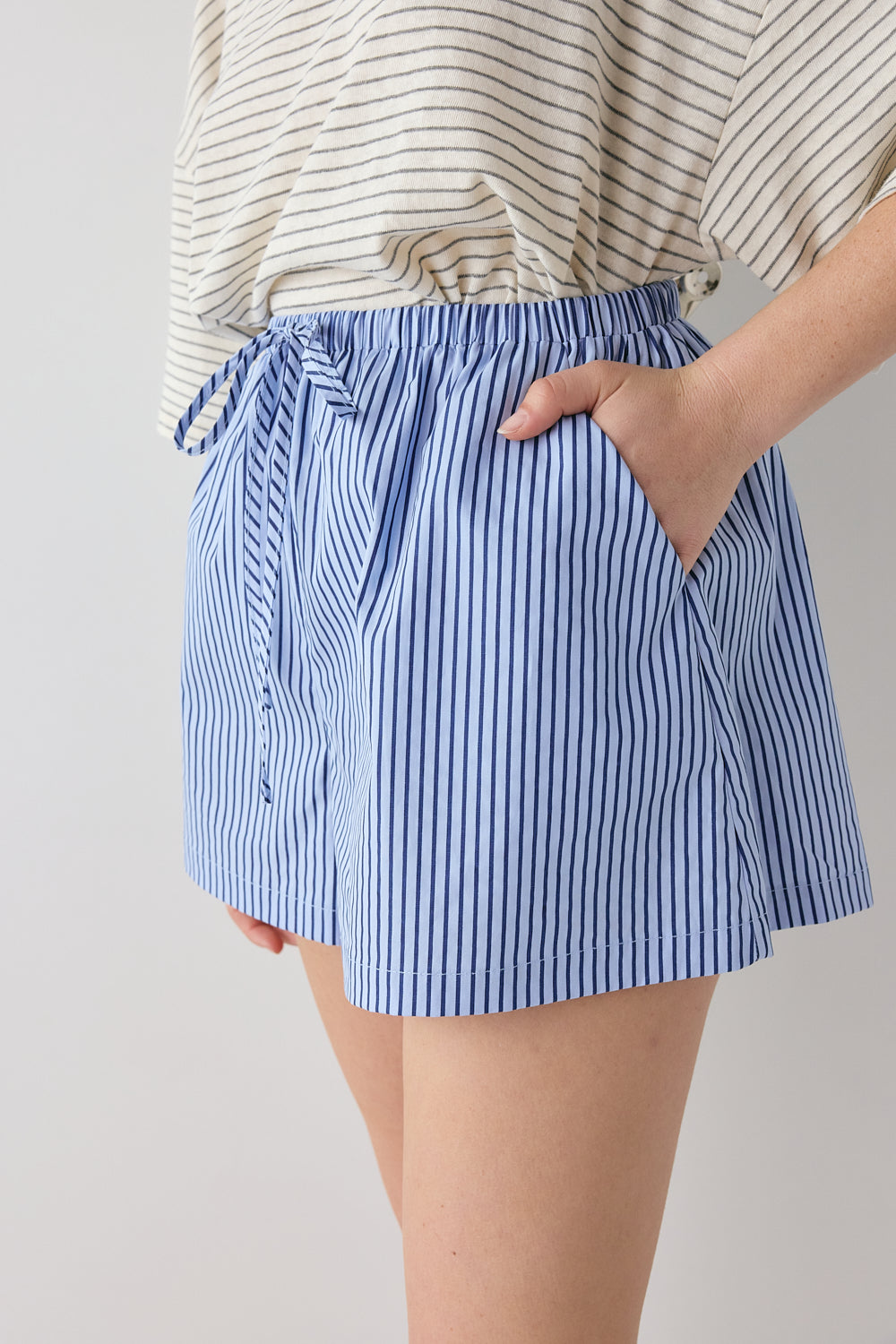 Annika Shorts Blue Stripe
