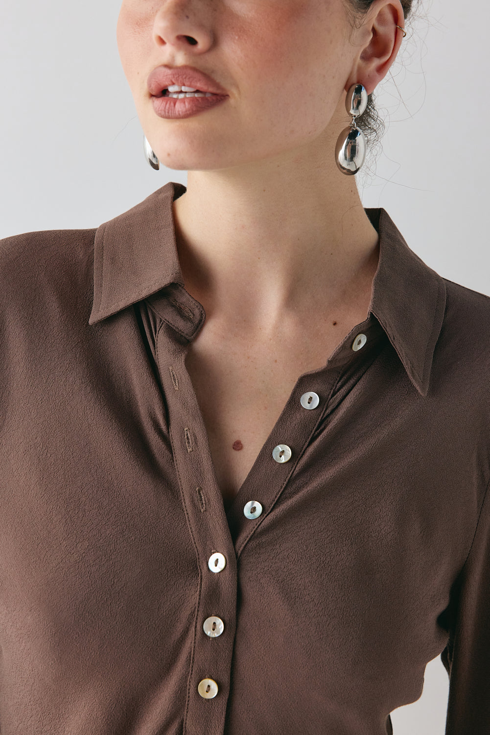 Mila Bias Shirt Chocolate