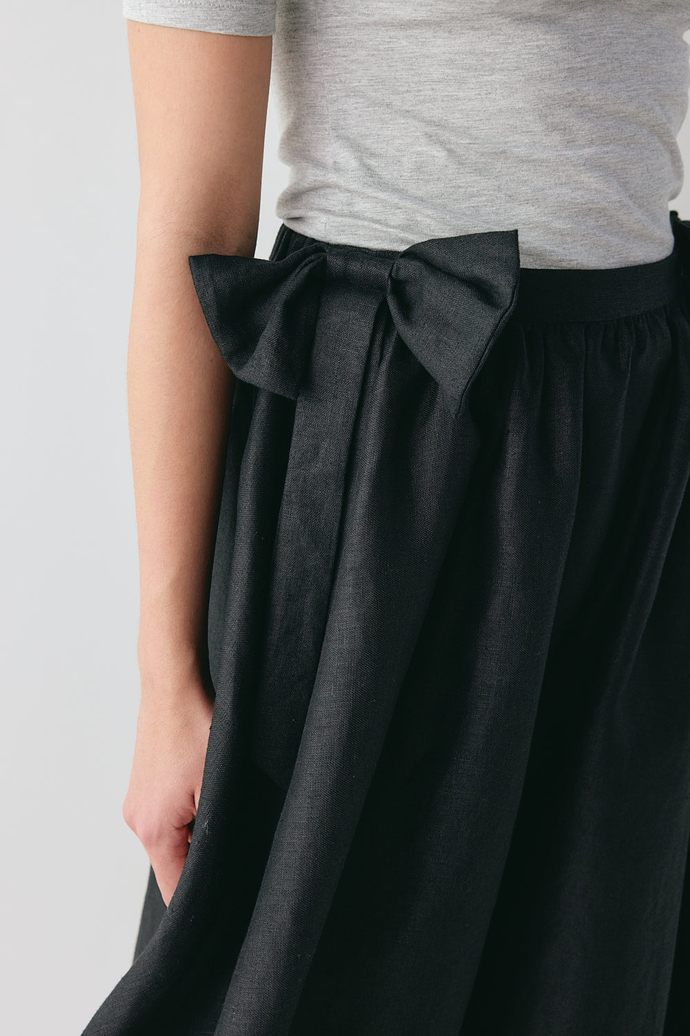 Daphne Linen Midi Skirt Black
