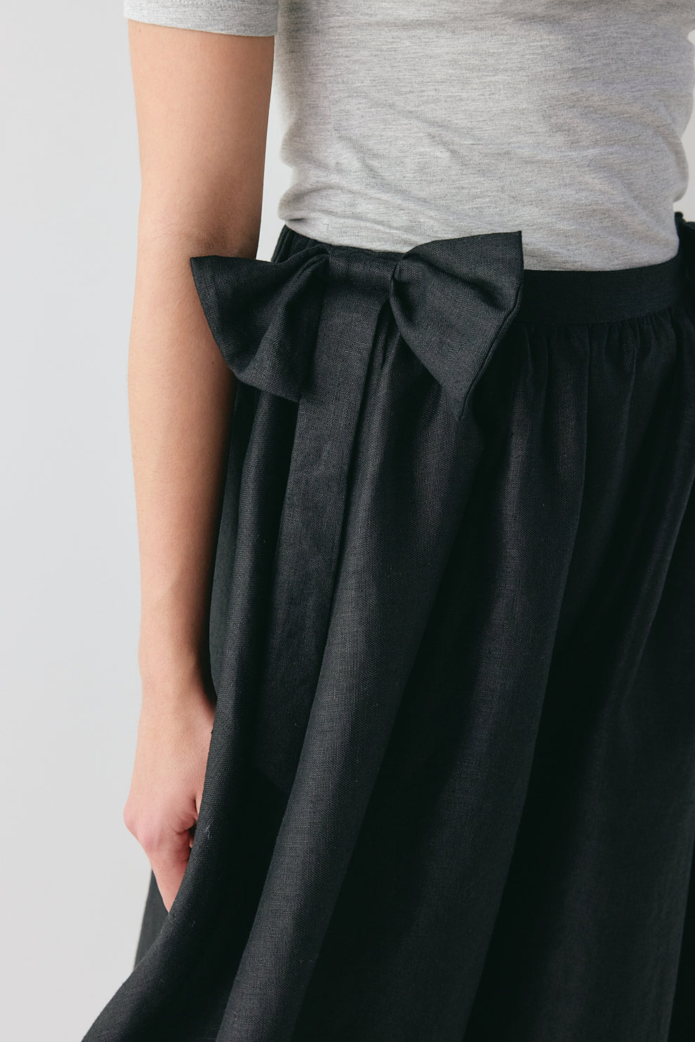 Daphne Linen Midi Skirt Black