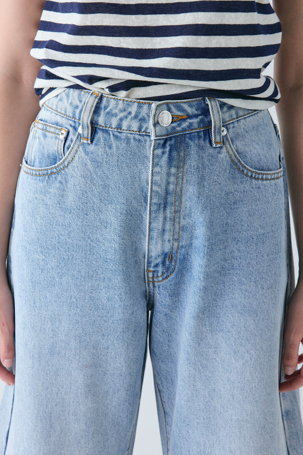 Sami Barrel Denim Jeans Washed Blue