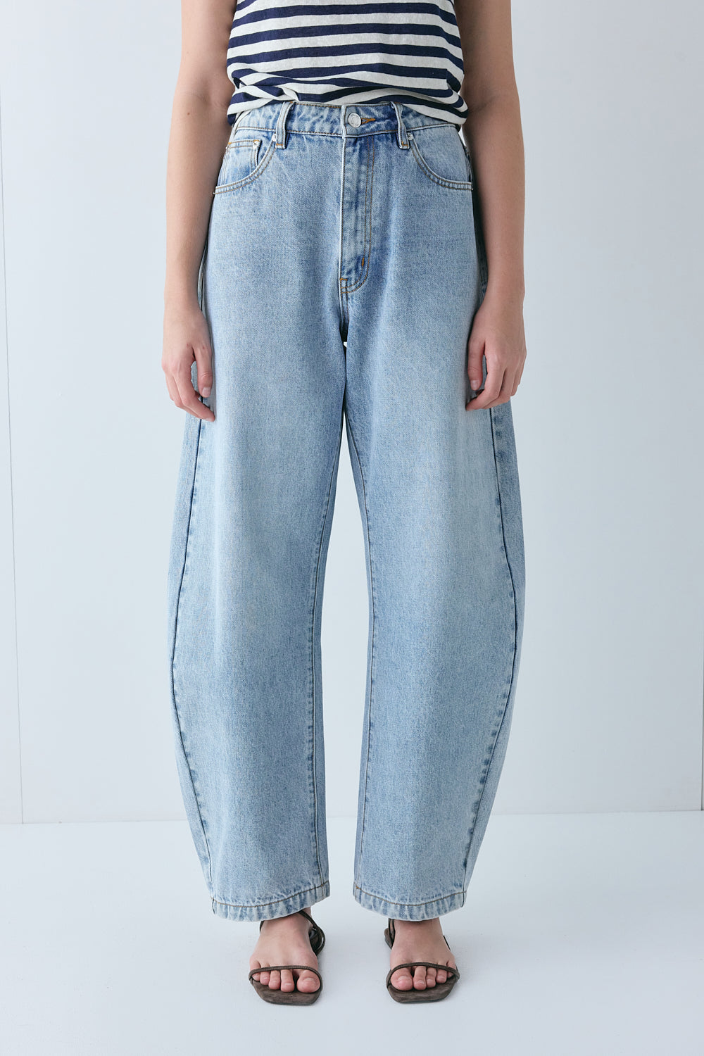 Sami Barrel Denim Jeans Washed Blue