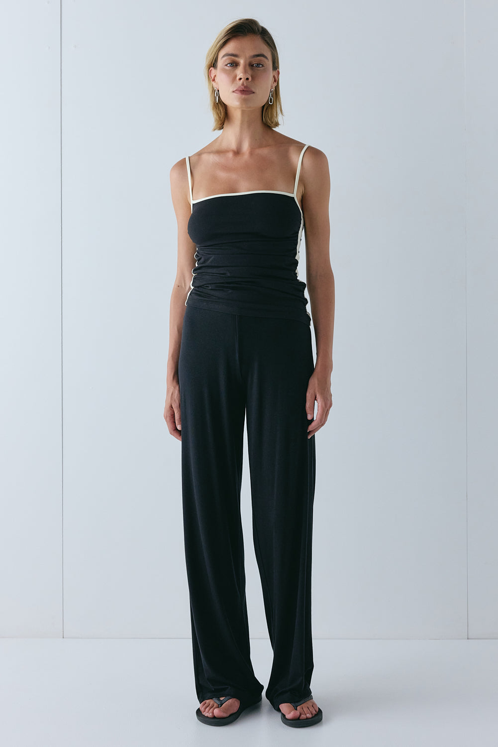 Ari Top Black