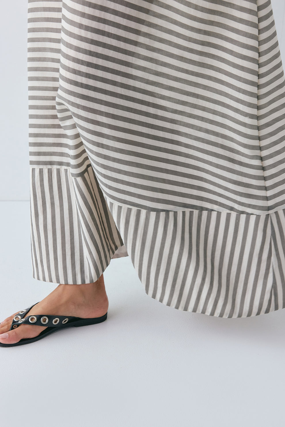 VRG GRL Women's' 'Colette Maxi Dress Grey Stripe 6