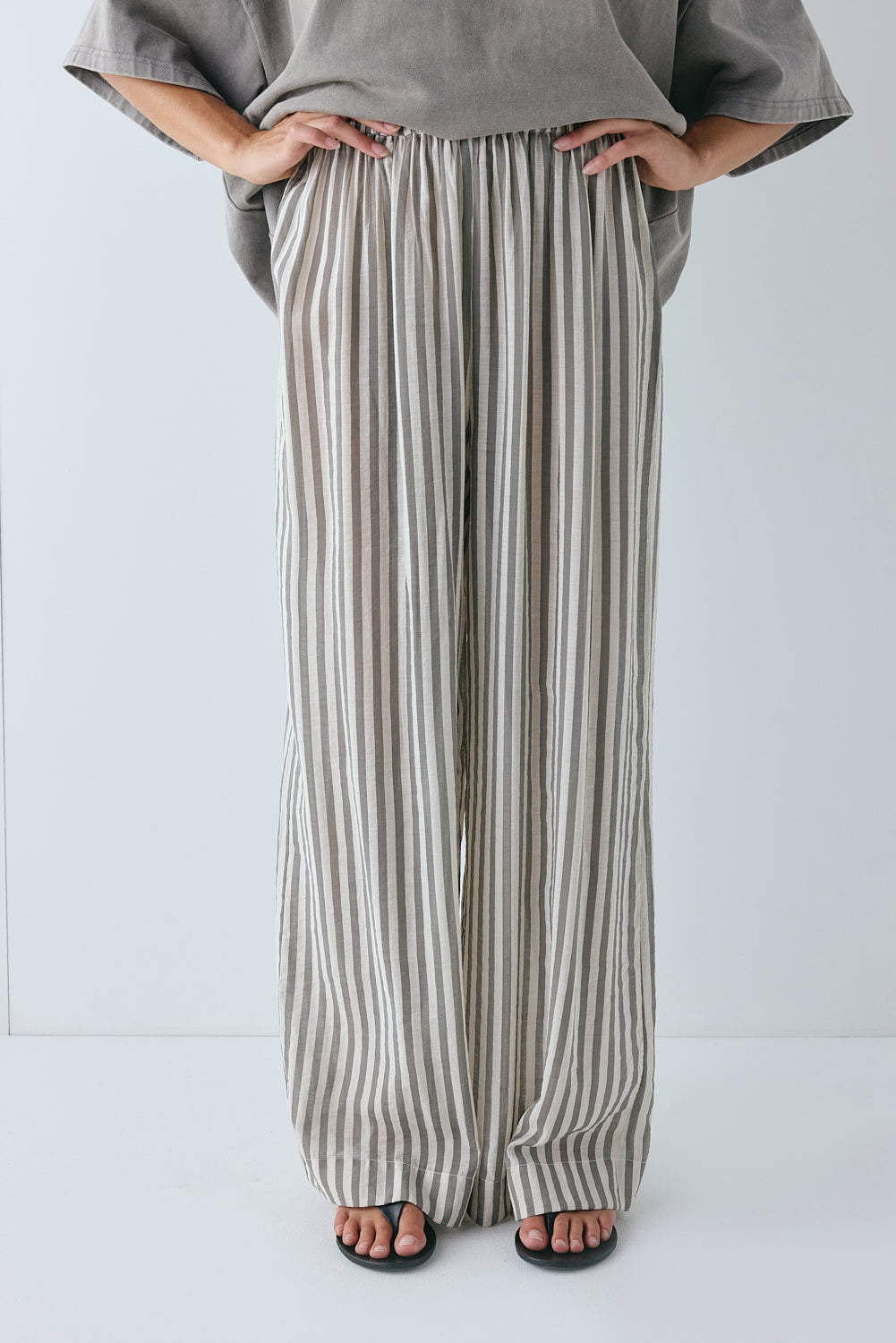 Raya Pants Grey Stripe