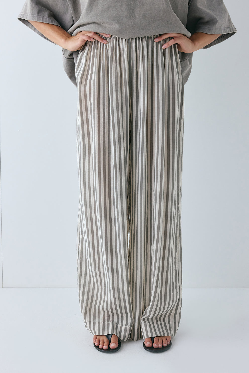 Raya Pants Grey Stripe