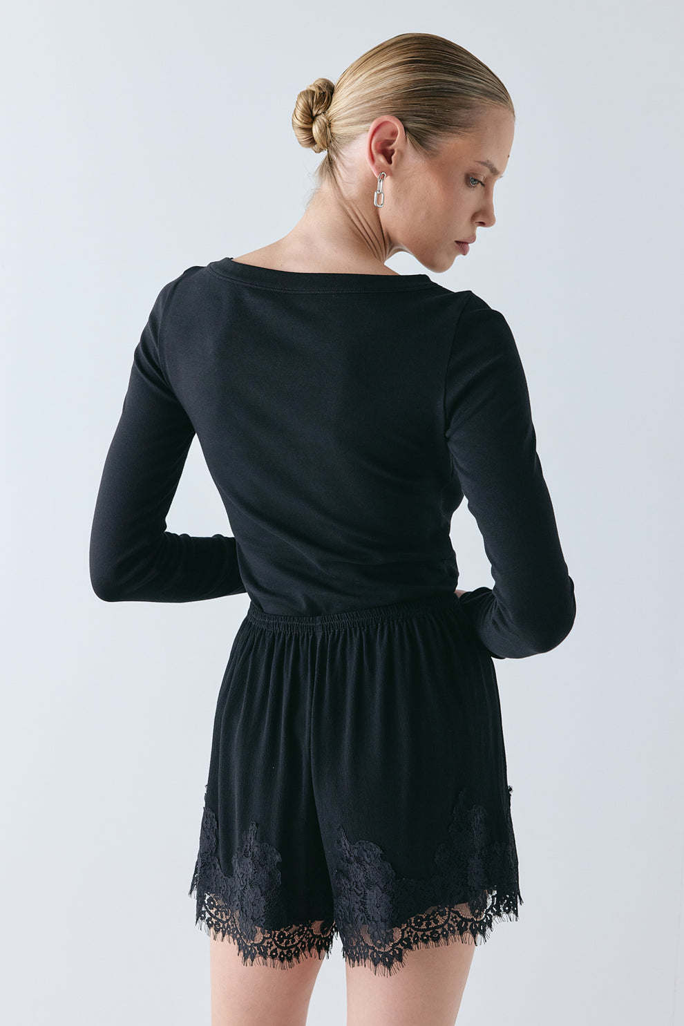 Monikh Lace Shorts Black