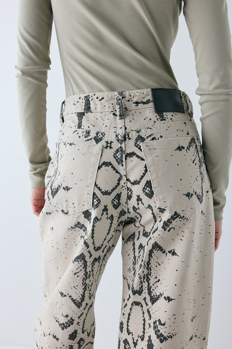 Spencer Mid Rise Barrel Denim Jeans Snake