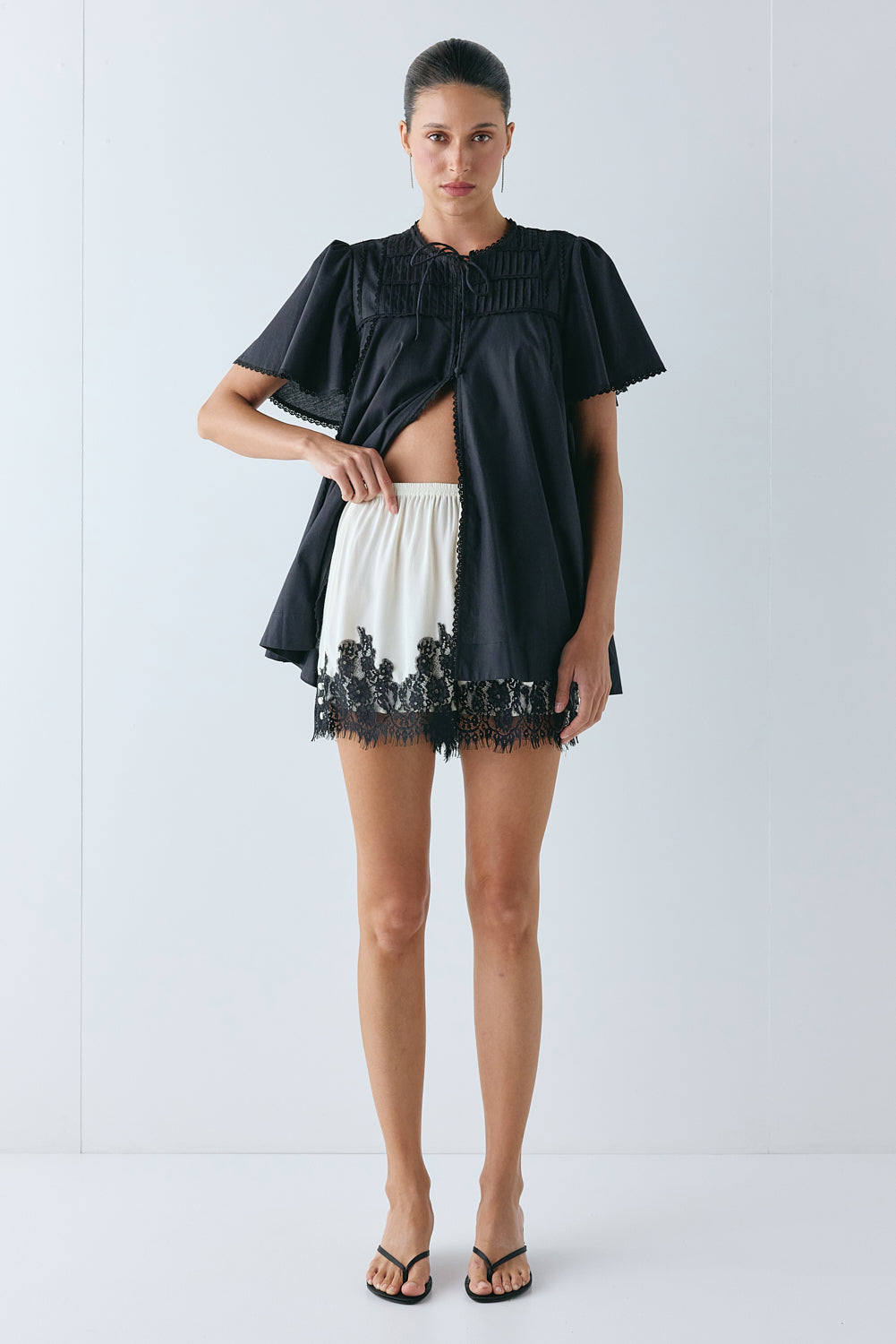 Monikh Lace Shorts Cream