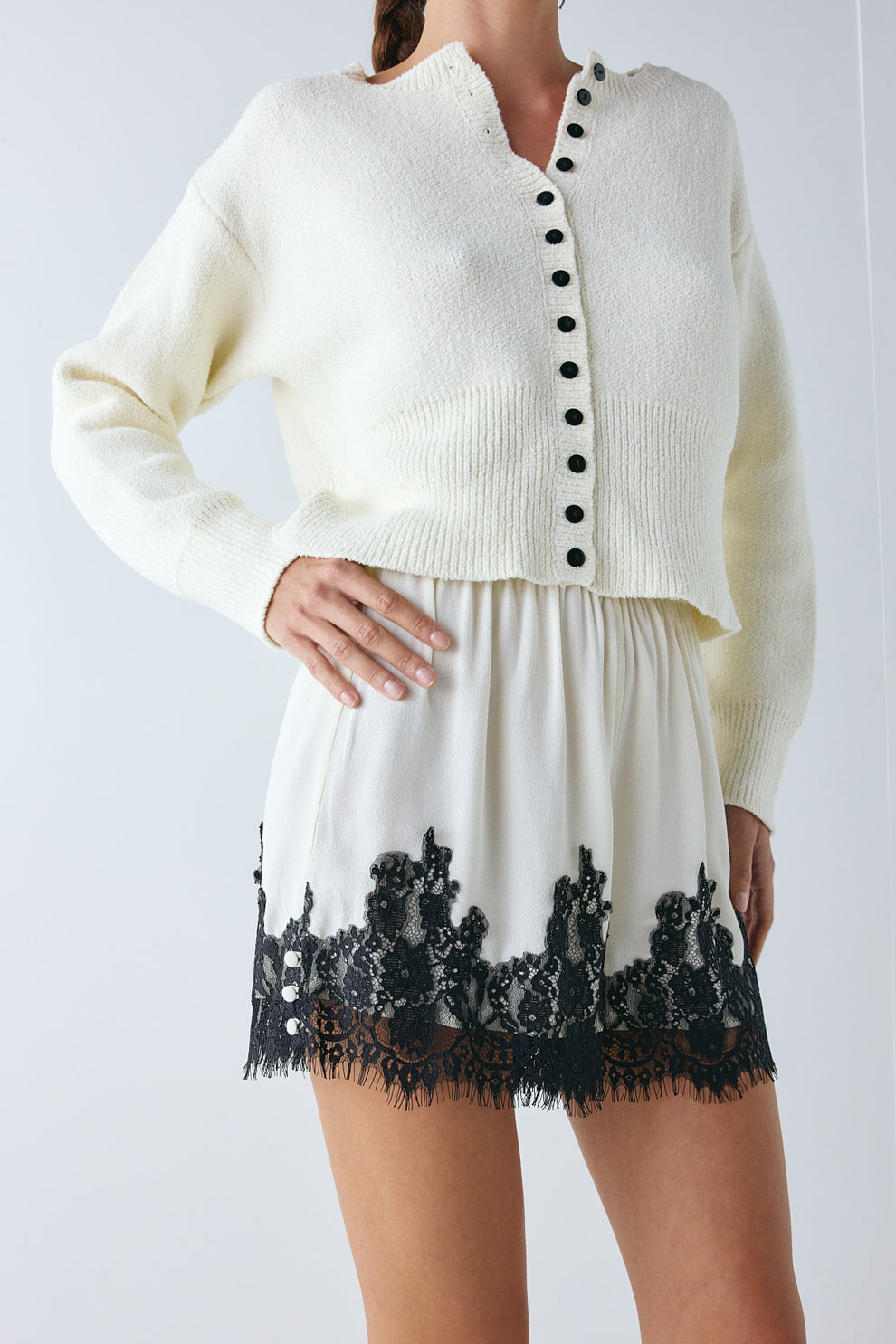 Monikh Lace Shorts Cream