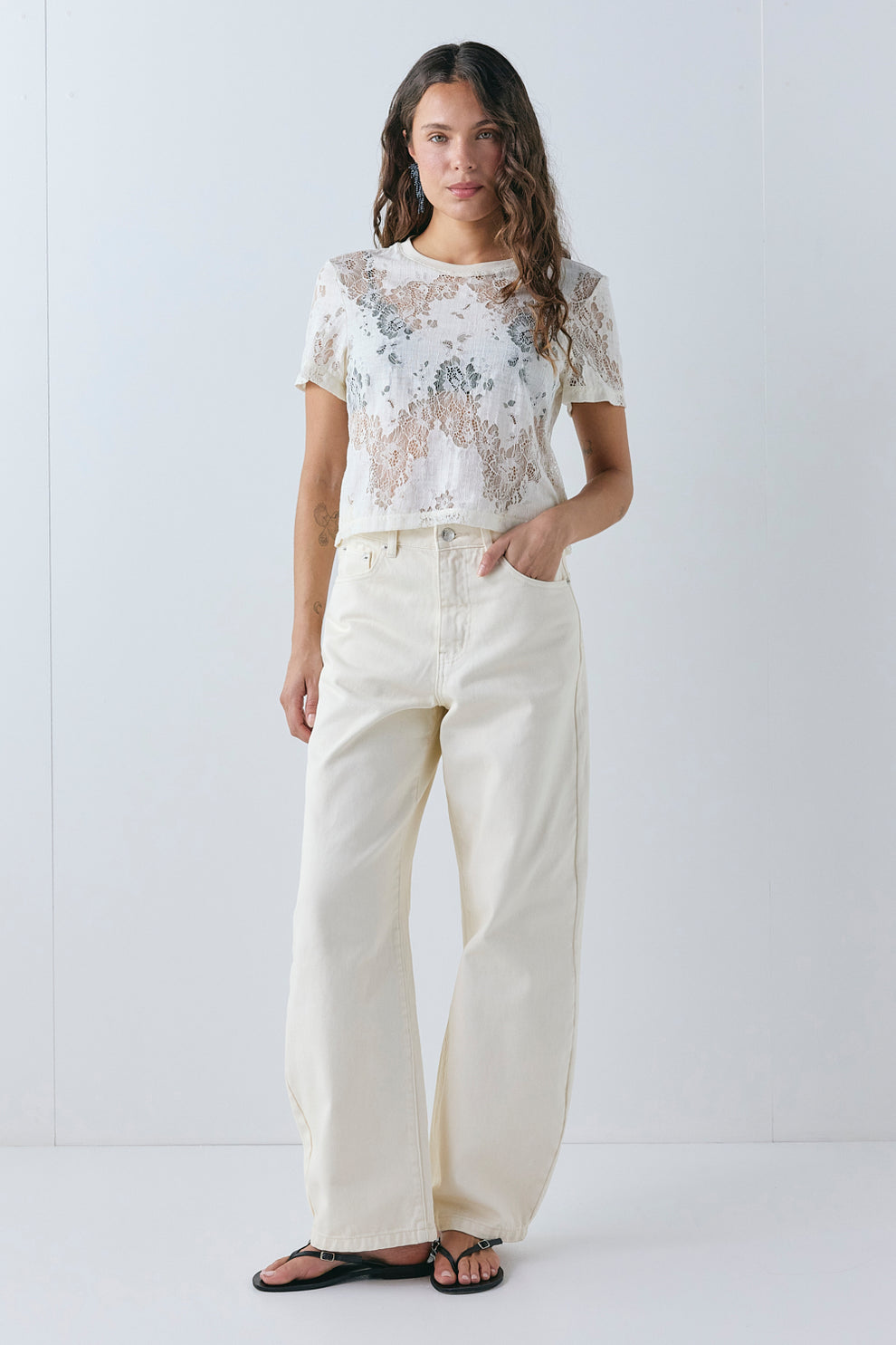 Sami Mid Rise Barrel Denim Jeans Cream