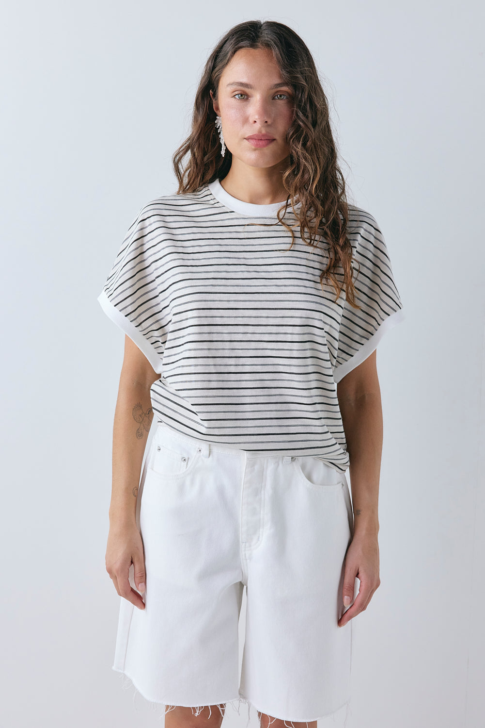 Elijah Tee Black Stripe - size:Stephanie:AU 6 / US 2