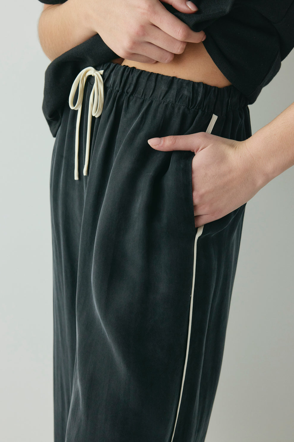 Moonscapes Pants Black