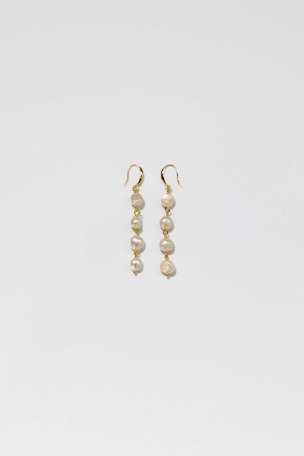 Lulu Pearl Earrings Gold